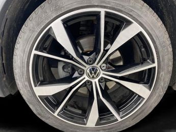 Volkswagen Tiguan 1.5 TSI R-Line DSG (150 ps) - HEATED SEATS - NAV - ASSISTANCE PA