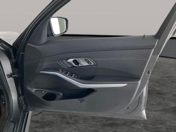 BMW 3 Series 2.0 330e 12kWh M Sport Plug-in (292 ps) - LED - REVERSE CAM - NA