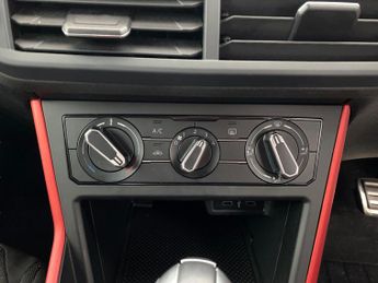 Volkswagen Polo 2.0 TSI GTI DSG (207 ps) - SPORTS SEATS - USB AUDIO