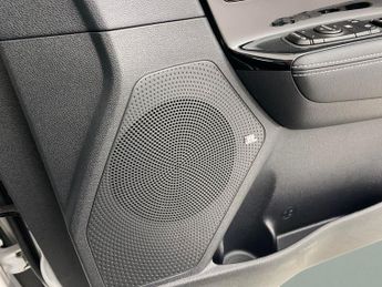 Kia Niro 64kWh 4+ (201 bhp) - NAV - HEATED STEERING - LANE DEPARTURE