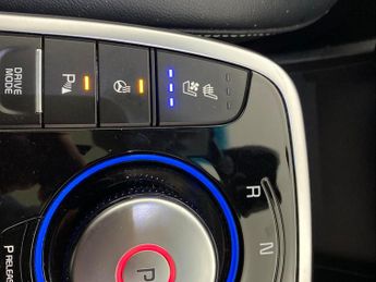 Kia Niro 64kWh 4+ (201 bhp) - NAV - HEATED STEERING - LANE DEPARTURE