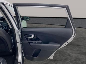 Kia Niro 64kWh 4+ (201 bhp) - NAV - HEATED STEERING - LANE DEPARTURE