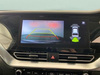 Kia Niro 64kWh 4+ (201 bhp) - NAV - HEATED STEERING - LANE DEPARTURE