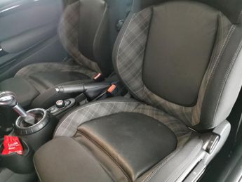 Mini Hatch 2.0 Cooper SD 6Spd (170 ps) - 17IN ALLOYS - REVERSE CAM - DRIVIN