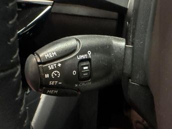 Peugeot E-208 50kWh Allure (136 ps) - ACTIVE LANE ASSIST - LED - NAV