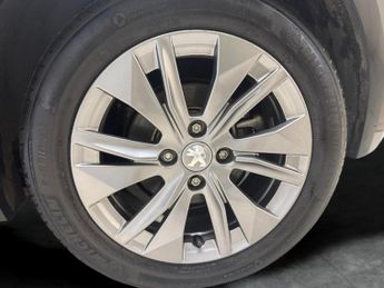 Peugeot E-208 50kWh Allure (136 ps) - ACTIVE LANE ASSIST - LED - NAV