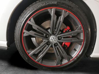 Volkswagen Golf 2.0 TSI GTI DSG (230 ps) - ACTIVE INFO DISPLAY - BLUETOOTH - PAD