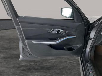 BMW 3 Series 2.0 330e 12kWh M Sport Plug-in (292 ps) - LED - REVERSE CAM - NA