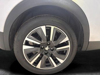 Peugeot E-2008 50kWh GT Premium (136 ps) - REVERSE CAM - ALCANTARA - NAV