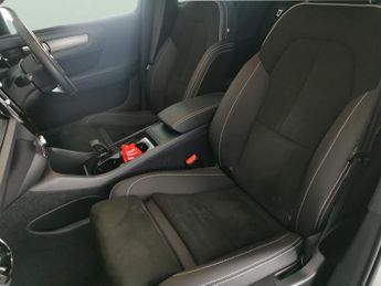 Volvo XC40 Recharge Twin 78kWh Ultimate AWD (408 ps) - FRONT AND REAR PARKI