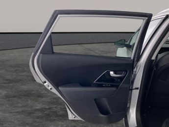 Kia Niro 64kWh 4+ (201 bhp) - NAV - HEATED STEERING - LANE DEPARTURE