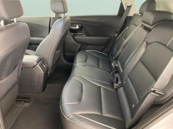 Kia Niro 64kWh 4+ (201 bhp) - NAV - HEATED STEERING - LANE DEPARTURE