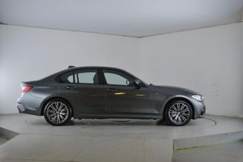 BMW 3 Series 2.0 330e 12kWh M Sport Plug-in (292 ps) - LED - REVERSE CAM - NA