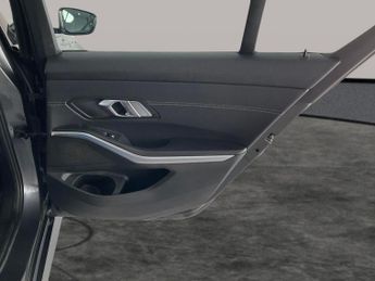 BMW 3 Series 2.0 330e 12kWh M Sport Plug-in (292 ps) - LED - REVERSE CAM - NA