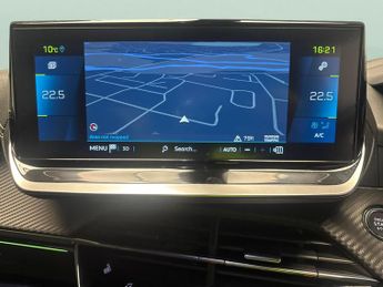 Peugeot E-2008 50kWh GT Premium (136 ps) - REVERSE CAM - ALCANTARA - NAV