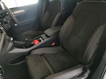 Volvo XC40 Recharge Twin 78kWh Ultimate AWD (408 ps) - FRONT AND REAR PARKI