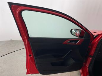 Volkswagen Polo 2.0 TSI GTI DSG (207 ps) - SPORTS SEATS - USB AUDIO