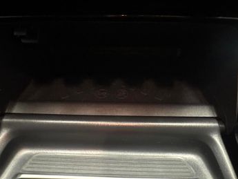 Peugeot E-208 50kWh Allure (136 ps) - ACTIVE LANE ASSIST - LED - NAV