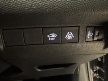 Peugeot E-208 50kWh Allure (136 ps) - ACTIVE LANE ASSIST - LED - NAV