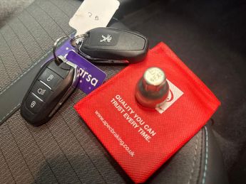 Peugeot E-208 50kWh Allure (136 ps) - ACTIVE LANE ASSIST - LED - NAV