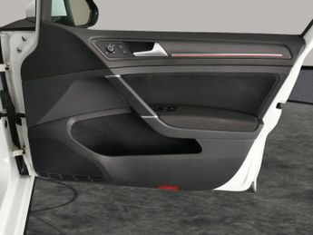 Volkswagen Golf 2.0 TSI GTI DSG (230 ps) - ACTIVE INFO DISPLAY - BLUETOOTH - PAD