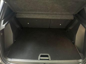 Peugeot E-2008 50kWh GT Premium (136 ps) - REVERSE CAM - ALCANTARA - NAV