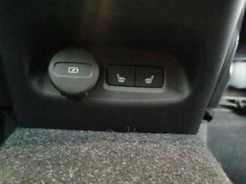 Volvo XC40 Recharge Twin 78kWh Ultimate AWD (408 ps) - FRONT AND REAR PARKI