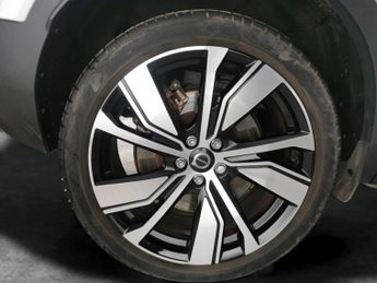 Volvo XC40 Recharge Twin 78kWh Ultimate AWD (408 ps) - FRONT AND REAR PARKI