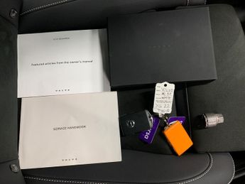 Volvo XC40 Recharge Twin 78kWh Ultimate AWD (408 ps) - FRONT AND REAR PARKI