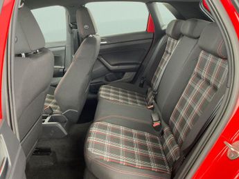 Volkswagen Polo 2.0 TSI GTI DSG (207 ps) - SPORTS SEATS - USB AUDIO