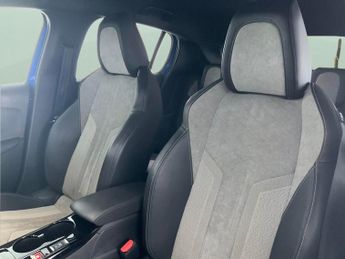 Peugeot E-208 50kWh GT (136 ps) - REVERSE CAM - NAV - HEATED SEATS