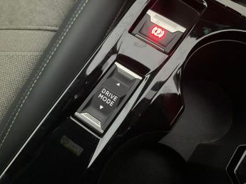 Peugeot E-208 50kWh GT (136 ps) - REVERSE CAM - NAV - HEATED SEATS