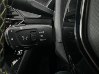 Peugeot E-208 50kWh GT (136 ps) - REVERSE CAM - NAV - HEATED SEATS