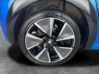 Peugeot E-208 50kWh GT (136 ps) - REVERSE CAM - NAV - HEATED SEATS