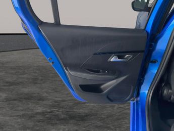 Peugeot E-208 50kWh GT (136 ps) - REVERSE CAM - NAV - HEATED SEATS