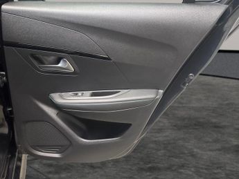 Peugeot E-208 50kWh Allure (136 ps) - ACTIVE LANE ASSIST - LED - NAV