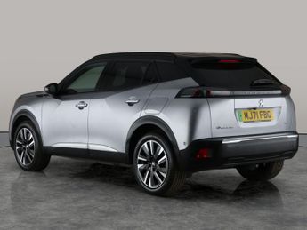 Peugeot E-2008 50kWh GT Premium (136 ps) - REVERSE CAM - ALCANTARA - NAV