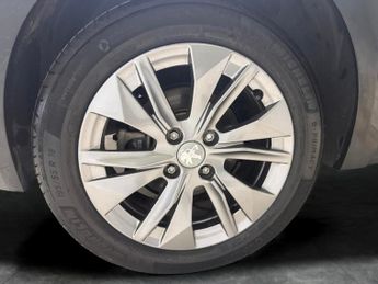 Peugeot E-208 50kWh Allure (136 ps) - ACTIVE LANE ASSIST - LED - NAV