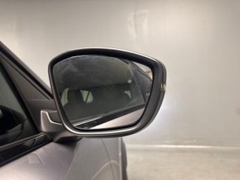 Peugeot E-2008 50kWh GT Premium (136 ps) - REVERSE CAM - ALCANTARA - NAV