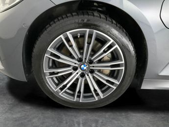 BMW 3 Series 2.0 330e 12kWh M Sport Plug-in (292 ps) - LED - REVERSE CAM - NA