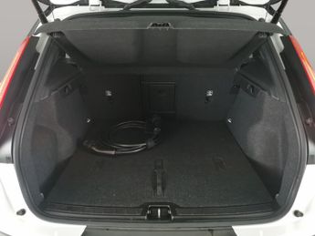 Volvo XC40 Recharge Twin 78kWh Ultimate AWD (408 ps) - FRONT AND REAR PARKI