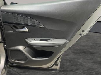 Peugeot E-2008 50kWh GT Premium (136 ps) - REVERSE CAM - ALCANTARA - NAV