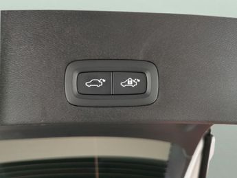 Volvo XC40 Recharge Twin 78kWh Ultimate AWD (408 ps) - FRONT AND REAR PARKI