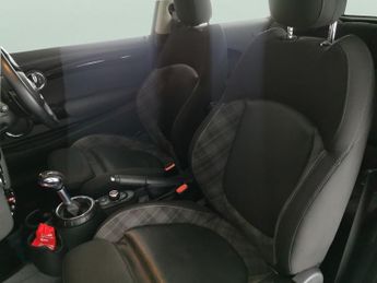 Mini Hatch 2.0 Cooper SD 6Spd (170 ps) - 17IN ALLOYS - REVERSE CAM - DRIVIN