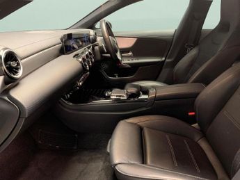 Mercedes-Benz CLA 1.3 CLA180 AMG Line Coupe 7G-DCT (136 ps) - COMFORT PACK