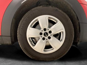 Mini Countryman 1.5 Cooper Classic Steptronic (136 ps) - CRUISE - AUTO HEADLIGHT