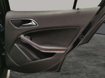 Mercedes-Benz GLA 2.1 GLA200d AMG Line (Premium) 7G-DCT 4MATIC (136 ps) - CRUISE