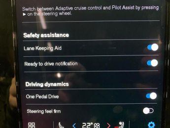 Volvo XC40 Recharge Twin 78kWh Ultimate AWD (408 ps) - FRONT AND REAR PARKI