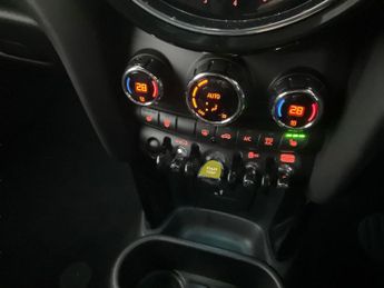 Mini Electric Hatch Cooper SE 32.6kWh Level 2 (184 ps) - CARPLAY - LED - REVERSE CAM