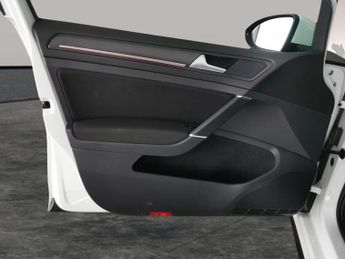 Volkswagen Golf 2.0 TSI GTI DSG (230 ps) - ACTIVE INFO DISPLAY - BLUETOOTH - PAD